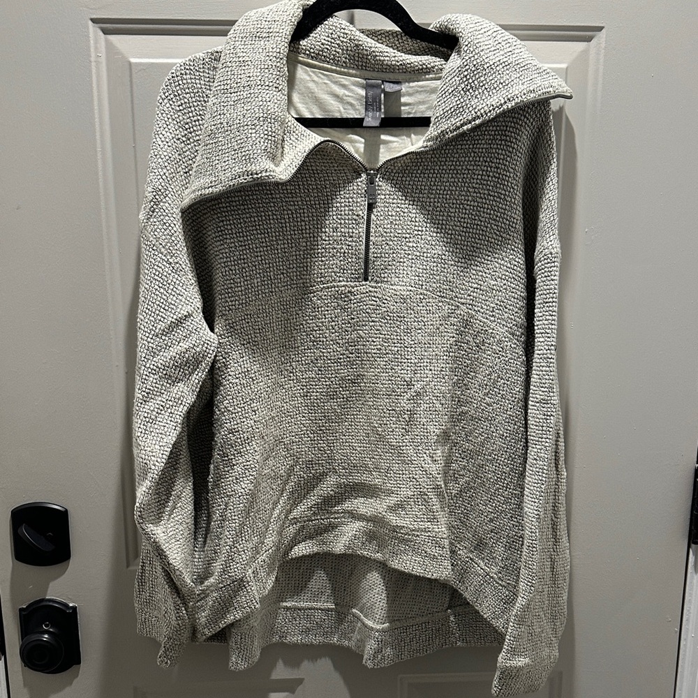 Sweaty Betty Textured Knit in Cream and Gray